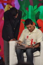 Sachin Tendulkar at NDTV_s Suppport My School telethon in Yashraj on 18th Sept 2011 (52).JPG